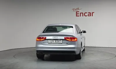 Audi A4 2015, 186271 км, за 3171.46 USD