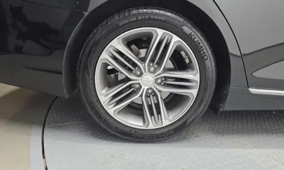 Hyundai Grandeur 2018, 106465 км, за 10358.31 USD