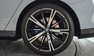 BMW 5-Series 2024, 51553 км, за 45439.75 USD - фото 21