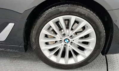 BMW 5-Series 2020, 56650 км, за 18786.97 USD