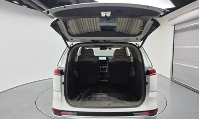 Kia Canival 2023, 67185 км, за 24267.16 USD - фото 20