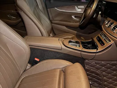 Mercedes-Benz E-Class 2022, 47000 км, за 30955.74 USD