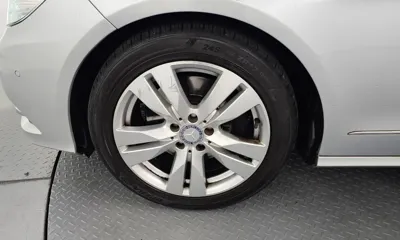 Mercedes-Benz E-Class 2011, 130633 км, за 4635.76 USD