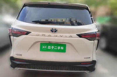 Toyota Granvia 2023, 40000 км, за 29942 USD