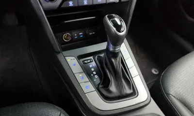Hyundai Avante 2017, 51913 км, за 6342.91 USD - фото 9