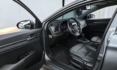 Hyundai Avante 2017, 51913 км, за 6342.91 USD - фото 10