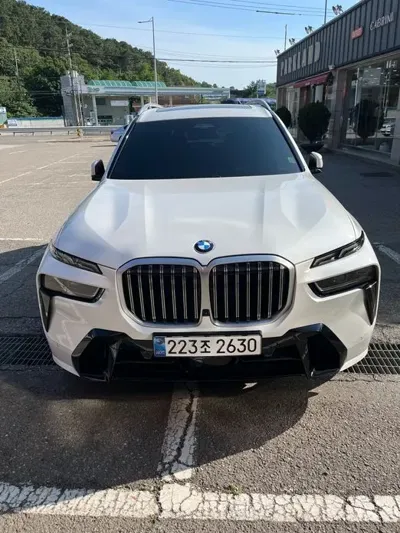 BMW X7 2025, 11068 км, за 94459.76 USD