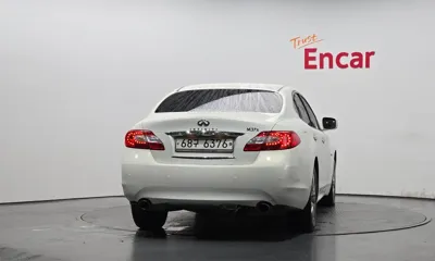 Infiniti M 2013, 192406 км, за 2841.1 USD
