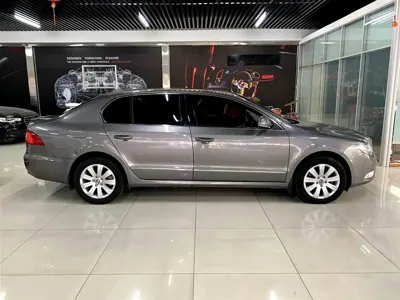 Skoda Superb 2010, 91000 км, за 2024.68 USD