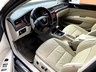 Skoda Superb 2010, 91000 км, за 2024.68 USD