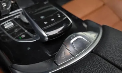 Mercedes-Benz C-Class 2017, 74947 км, за 13809.05 USD - фото 18