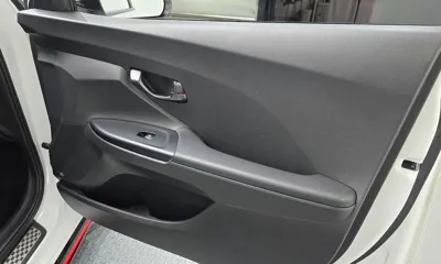 Hyundai Veloster 2021, 29309 км, за 18167.6 USD - фото 25