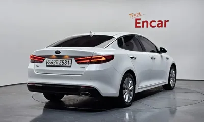 Kia K5 2016, 82134 км, за 6408.99 USD