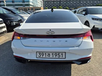 Hyundai Avante 2023, 55688 км, за 12241.97 USD