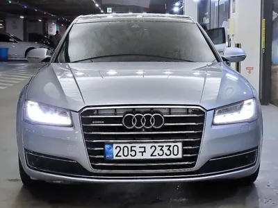 Audi A8 2015, 181576 км, за 11125.82 USD