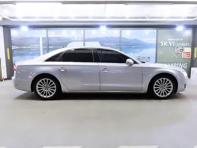Audi A8 2015, 181576 км, за 11125.82 USD