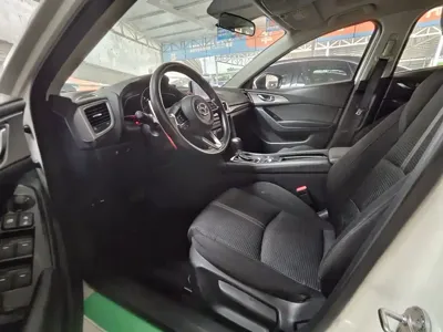 Mazda 3 Axela 2017, 150000 км, за 4935.4 USD