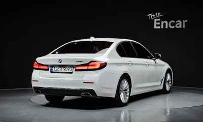 BMW 5-Series 2021, 56024 км, за 24303.72 USD