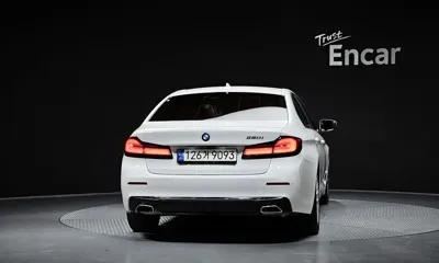 BMW 5-Series 2021, 56024 км, за 24303.72 USD