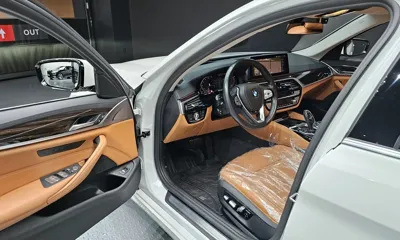 BMW 5-Series 2021, 56024 км, за 24303.72 USD - фото 11