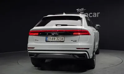Audi Q8 2022, 69698 км, за 47571.85 USD