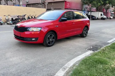 Skoda Rapid Spaceback 2016, 64800 км, за 6465 USD