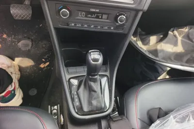 Skoda Rapid Spaceback 2016, 64800 км, за 6465 USD - фото 15