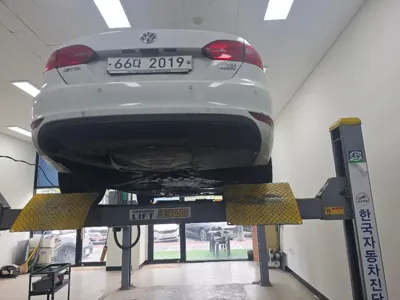 Volkswagen Jetta 2014, 136818 км, за 1882.74 USD