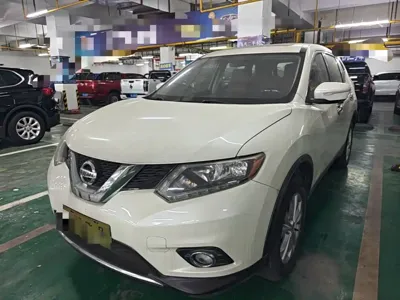 Nissan X-Trail · 2015 год