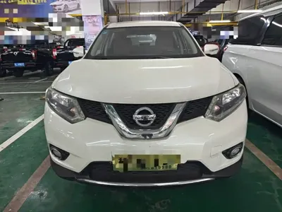 Nissan X-Trail 2015, 100700 км, за 6121.13 USD