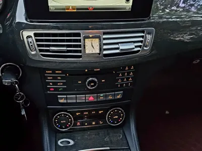 Mercedes-Benz CLS 2015, 76100 км, за 17692.34 USD - фото 10