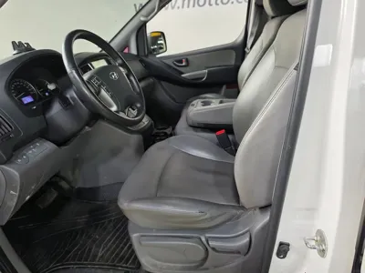 Hyundai Starex 2018, 75000 км, за 9953.17 USD - фото 10
