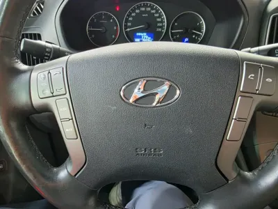 Hyundai Starex 2018, 75000 км, за 9953.17 USD - фото 11