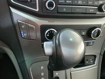 Hyundai Starex 2018, 75000 км, за 9953.17 USD - фото 16