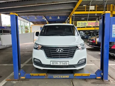 Hyundai Starex 2018, 75000 км, за 9953.17 USD - фото 19