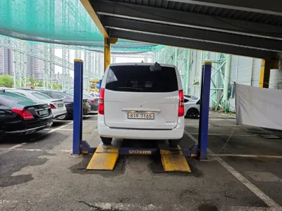 Hyundai Starex 2018, 75000 км, за 9953.17 USD - фото 20