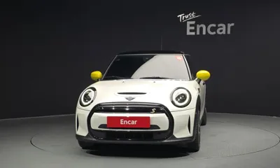 MINI Cooper 2024, 65929 км, за 17003.27 USD