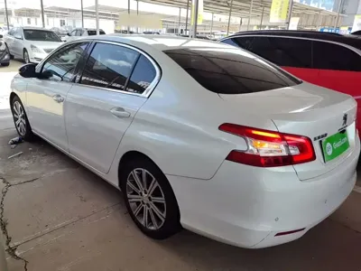 Peugeot 408 2015, 61900 км, за 2972.28 USD