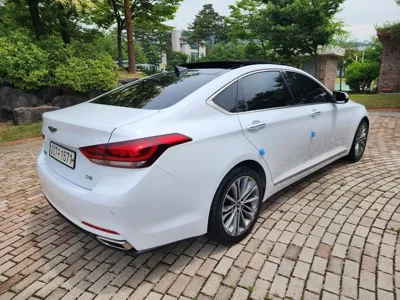 Hyundai Genesis 2016, 108169 км, за 8204.72 USD