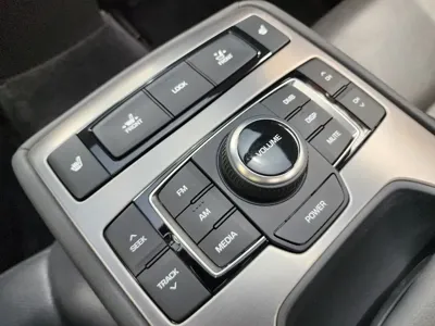 Hyundai Genesis 2016, 108169 км, за 8204.72 USD - фото 15