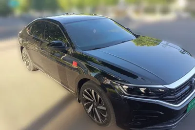 Volkswagen Passat 2023, 38500 км, за 18372 USD