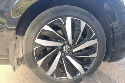 Volkswagen Passat 2023, 38500 км, за 18372 USD - фото 8
