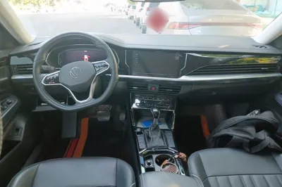Volkswagen Passat 2023, 38500 км, за 18372 USD - фото 9