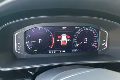 Volkswagen Passat 2023, 38500 км, за 18372 USD - фото 11