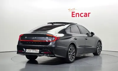 Hyundai Sonata 2020, 134777 км, за 10228.02 USD