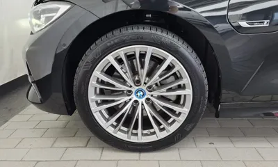 BMW 3-Series 2022, 60371 км, за 17120.58 USD