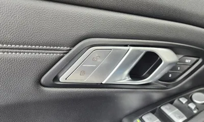 BMW 3-Series 2022, 60371 км, за 17120.58 USD - фото 30