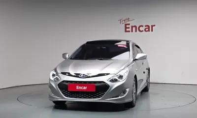 Hyundai Sonata 2014, 109638 км, за 4232.6 USD