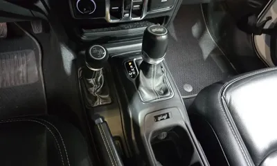 Jeep Wrangler 2021, 116749 км, за 22185.41 USD - фото 9