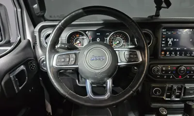 Jeep Wrangler 2021, 116749 км, за 22185.41 USD - фото 13